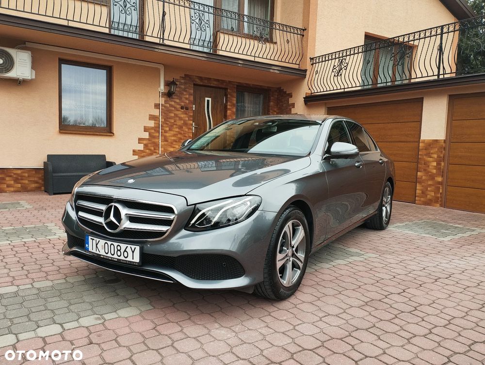 Mercedes-Benz Klasa E 200 9G-TRONIC - 1