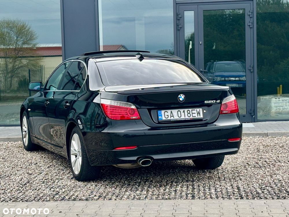 BMW Seria 5 520d Edition Sport - 8