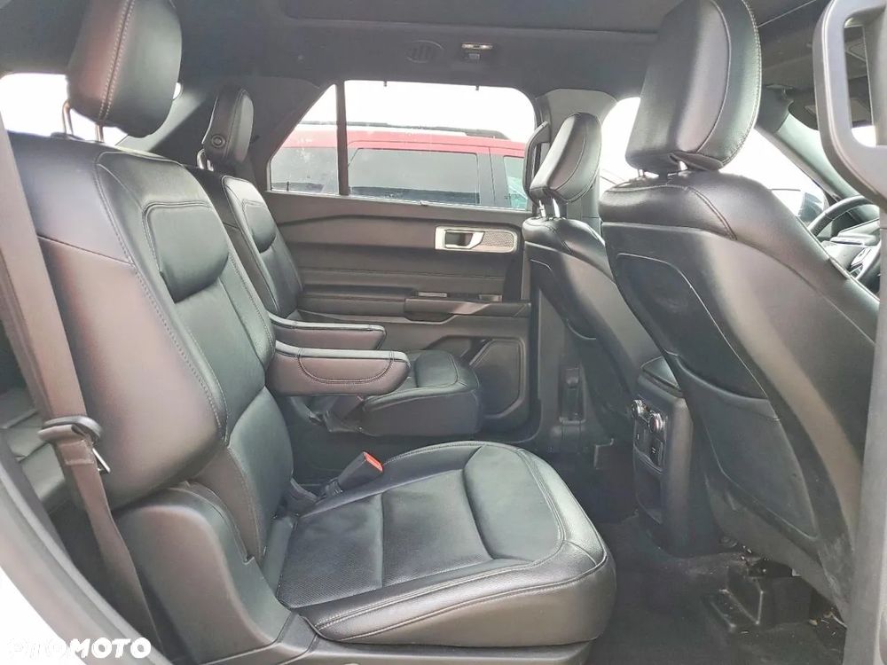 Ford Explorer - 10
