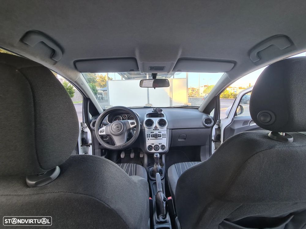 Opel Corsa 1.2 Cosmo - 37