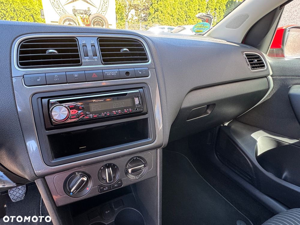 Volkswagen Polo 1.4 16V Highline - 10