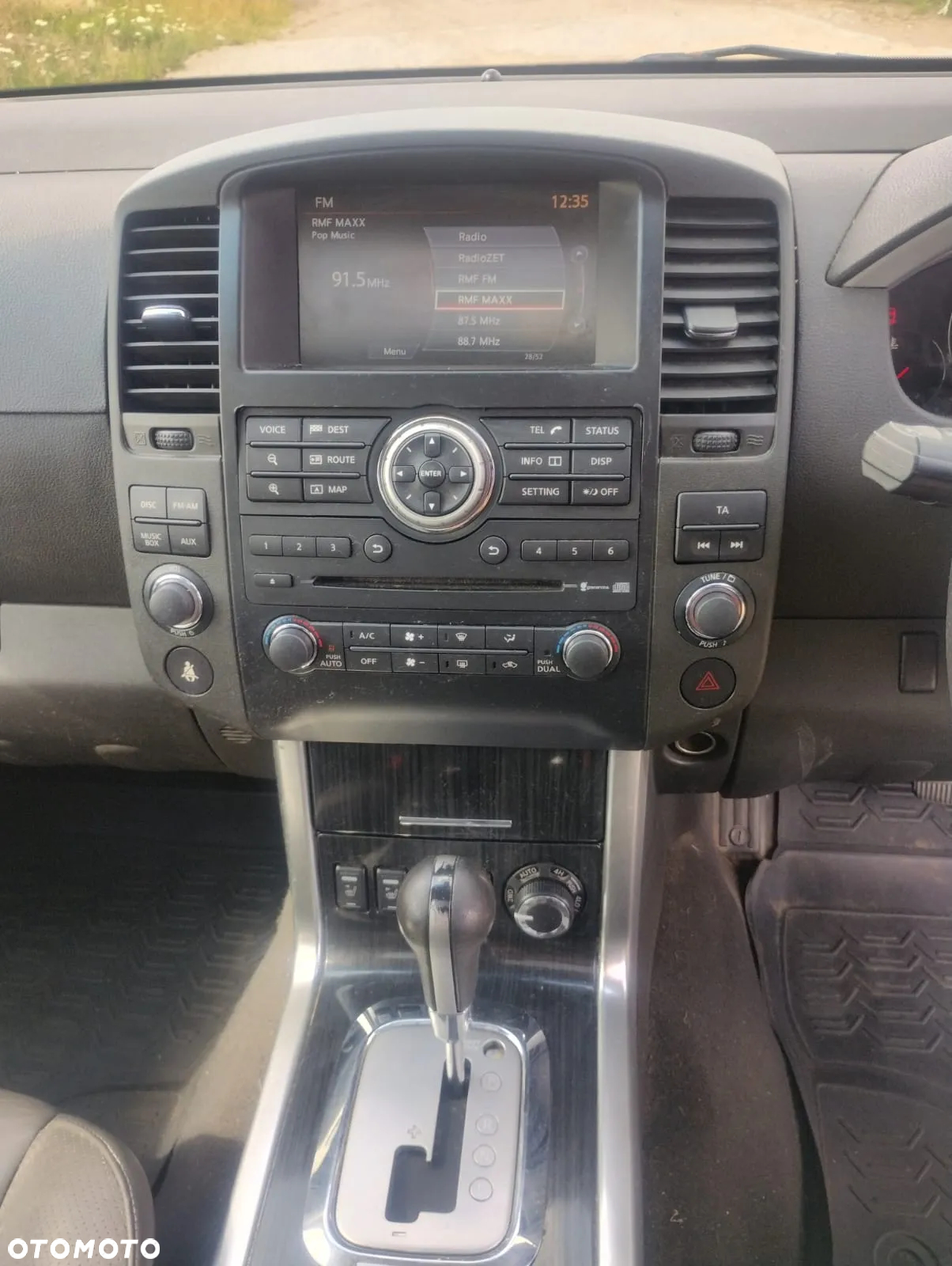 Nissan Pathfinder 2.5 dCi SE - 9