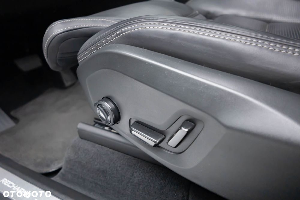 Volvo XC 90 - 30