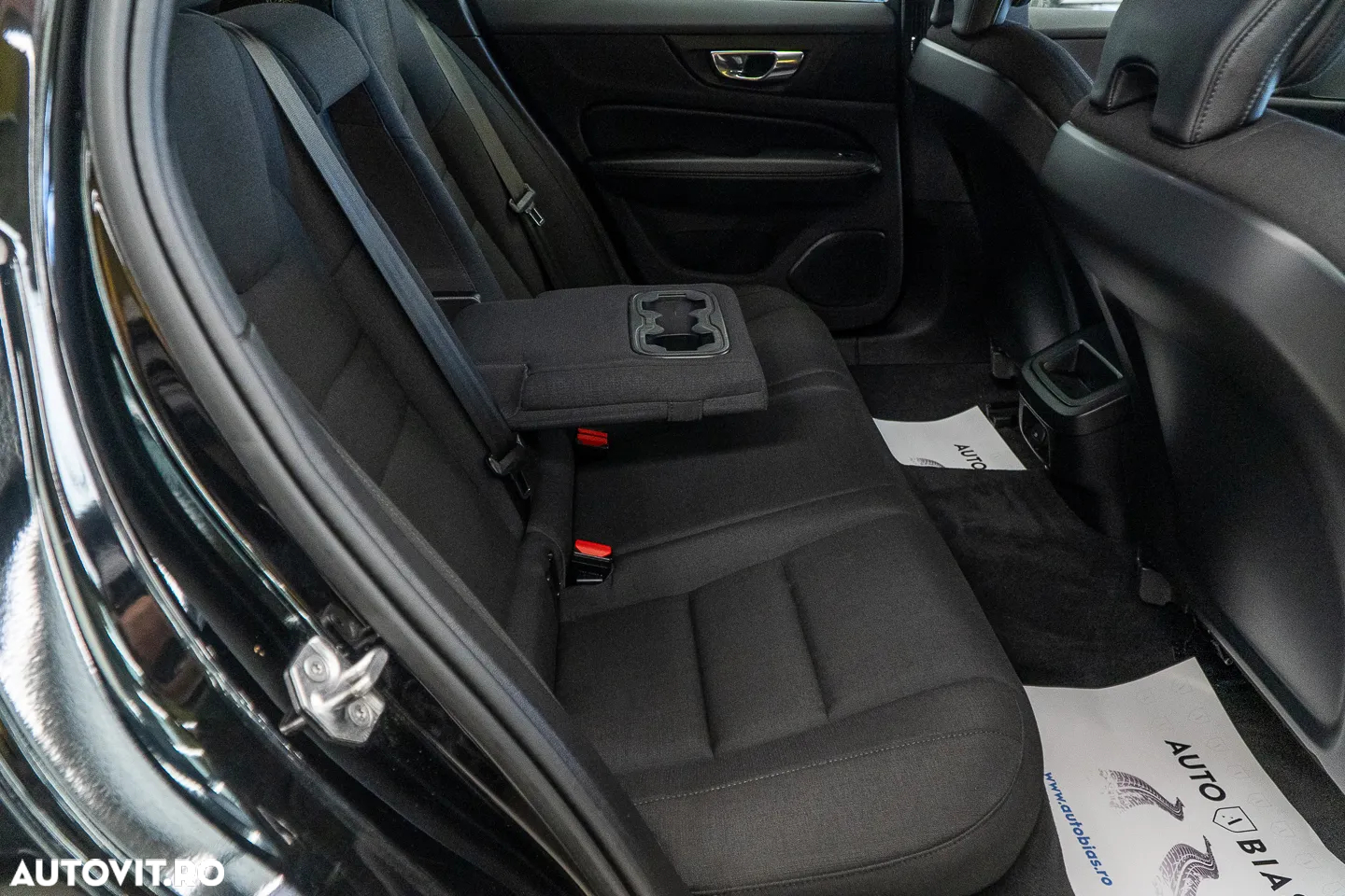 Volvo V60 B4 MHEV AT8 FWD Momentum - 9