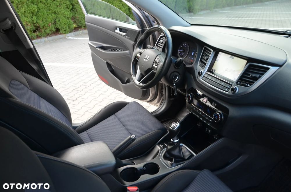 Hyundai Tucson 1.6 GDi 2WD Select - 27