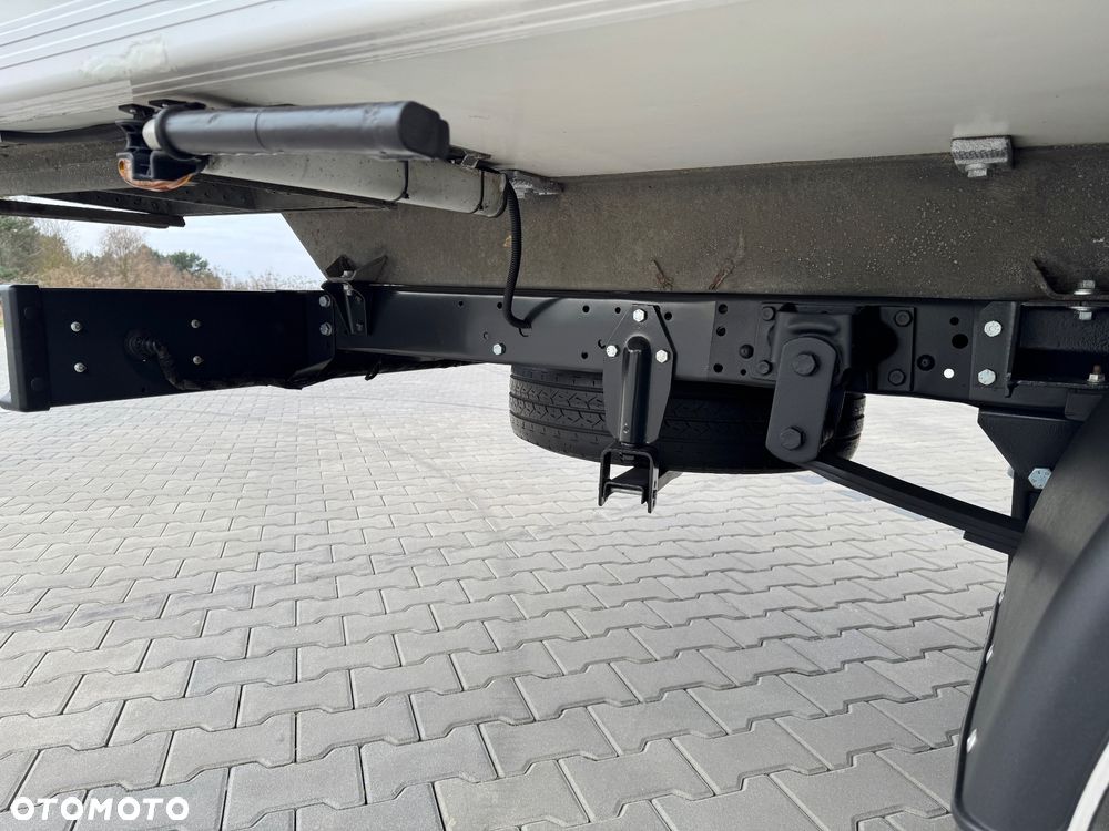 Iveco Daily‼️35/50C18‼️3.0 HI-MATIC Chłodnia/Mroźnia zakres -29C/+20C Grzanie Carrier XARIOS 500 Grube Ściany/Podłoga Przegroda komorowa‼️ na bliźniaku Poduszki Pneumatyczne DMC3500kg Zewnętrzne źródło zasilania 400V - 29