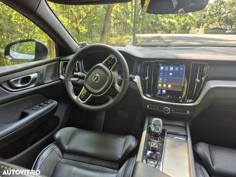 Volvo S60 B5 MHEV AT AWD Ultimate Dark - 12