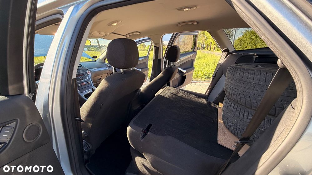 Ford Mondeo 2.0 TDCi Ghia - 11