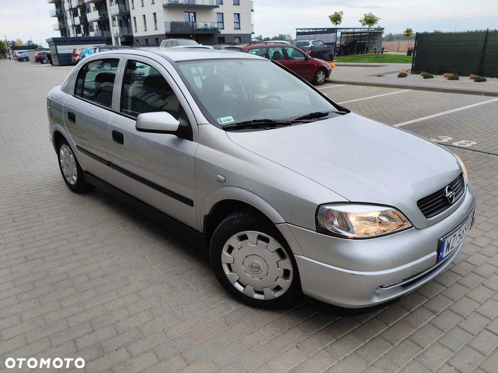 Opel Astra 1.6 Elegance - 2