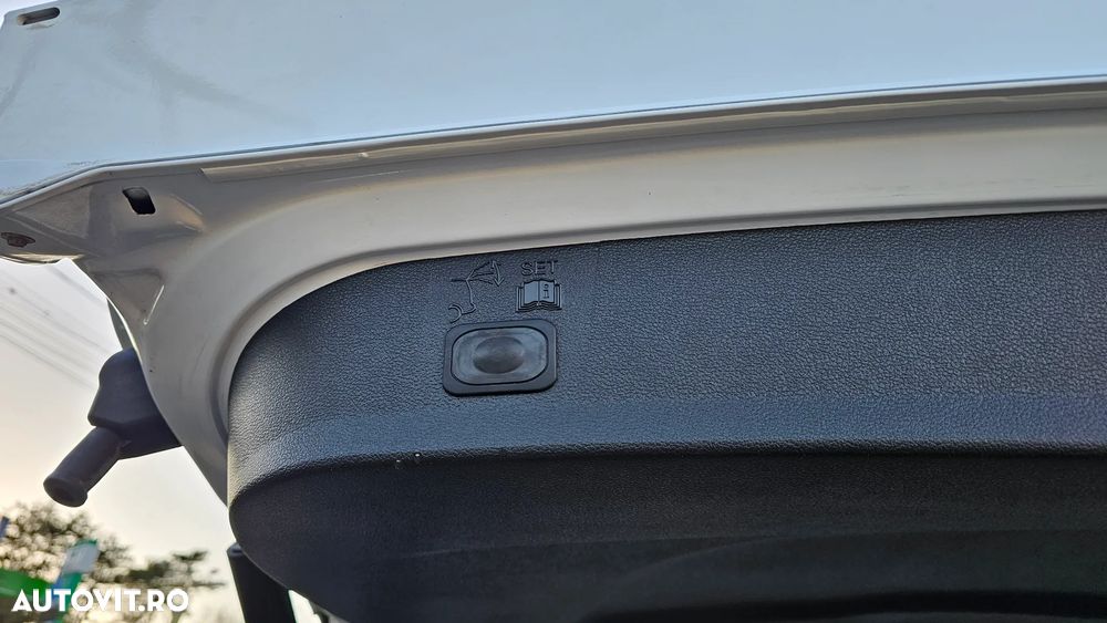 Ford Kuga 1.6 EcoBoost Start Stop 2WD Titanium - 20