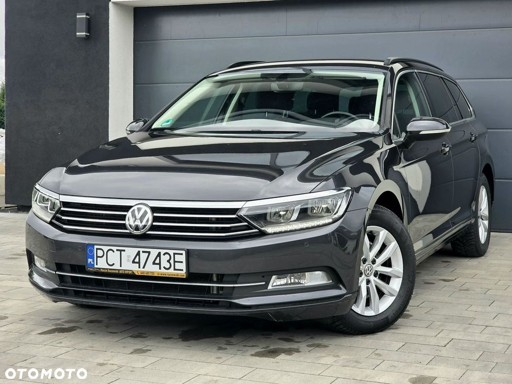 Volkswagen Passat - 1