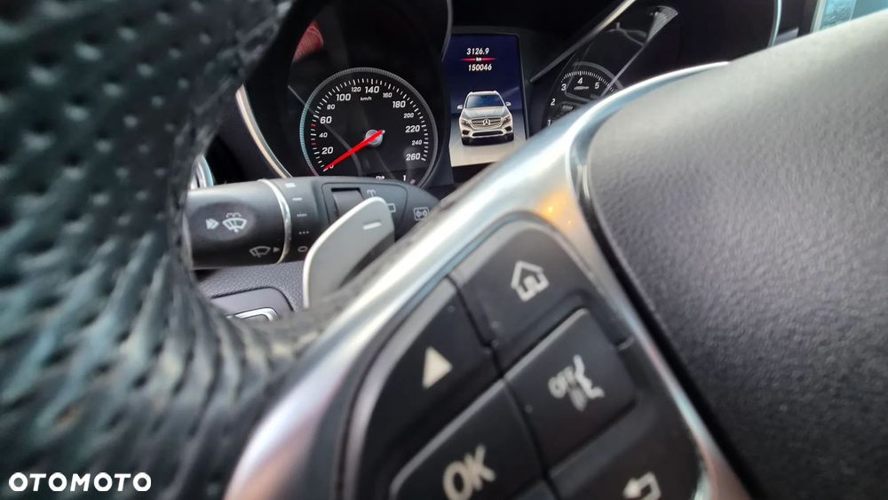 Mercedes-Benz GLC 250 4Matic 9G-TRONIC AMG Line - 14