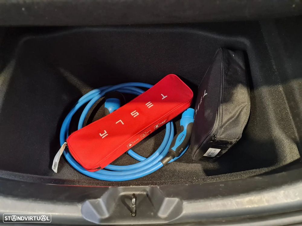 Tesla Model 3 Standard Range Plus RWD - 4