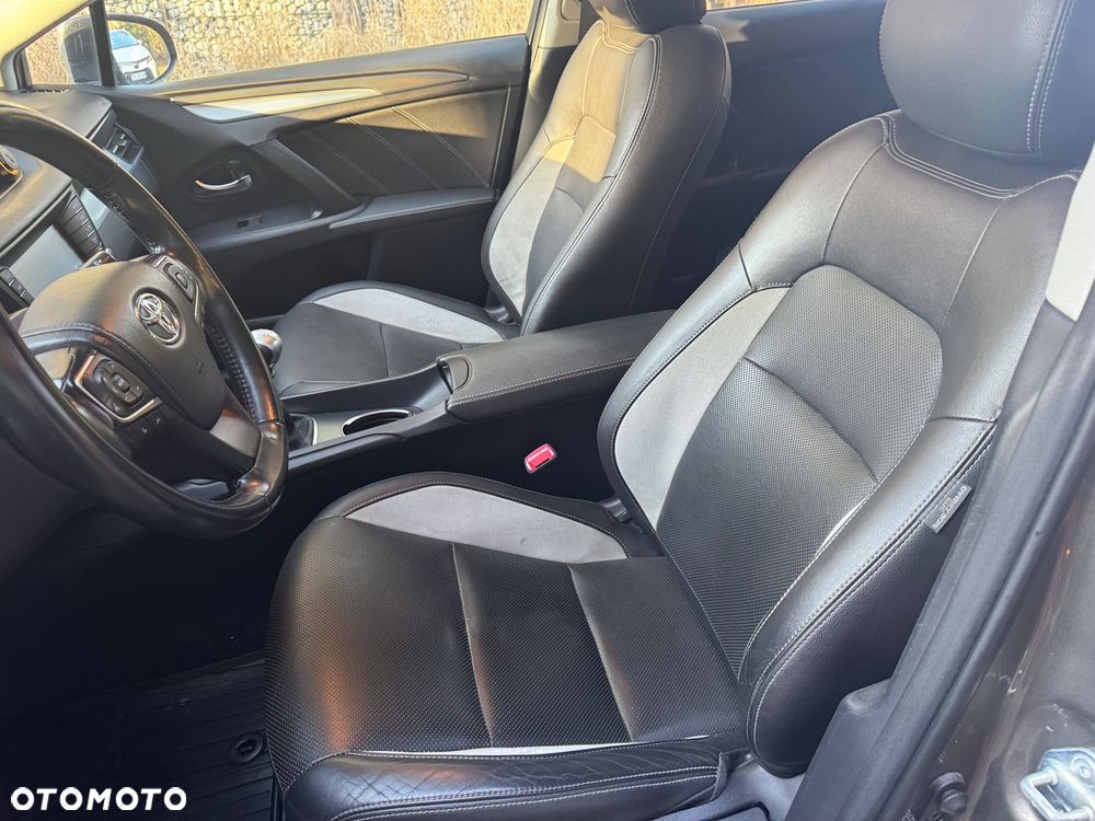 Toyota Avensis 2.0 D-4D Prestige - 12