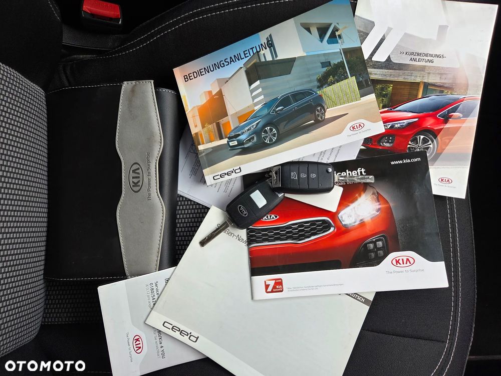 Kia Ceed 1.6 CRDi 136 ISG Platinum Edition - 40