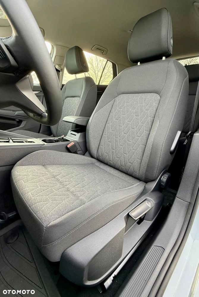 Volkswagen Golf - 25