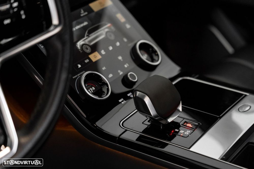 Land Rover Range Rover Velar 3.0 D300 AWD HSE - 12