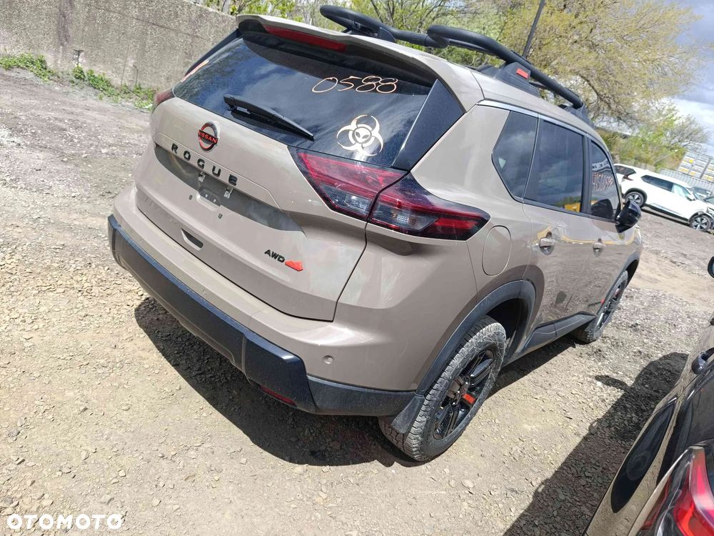 Nissan Rogue - 2