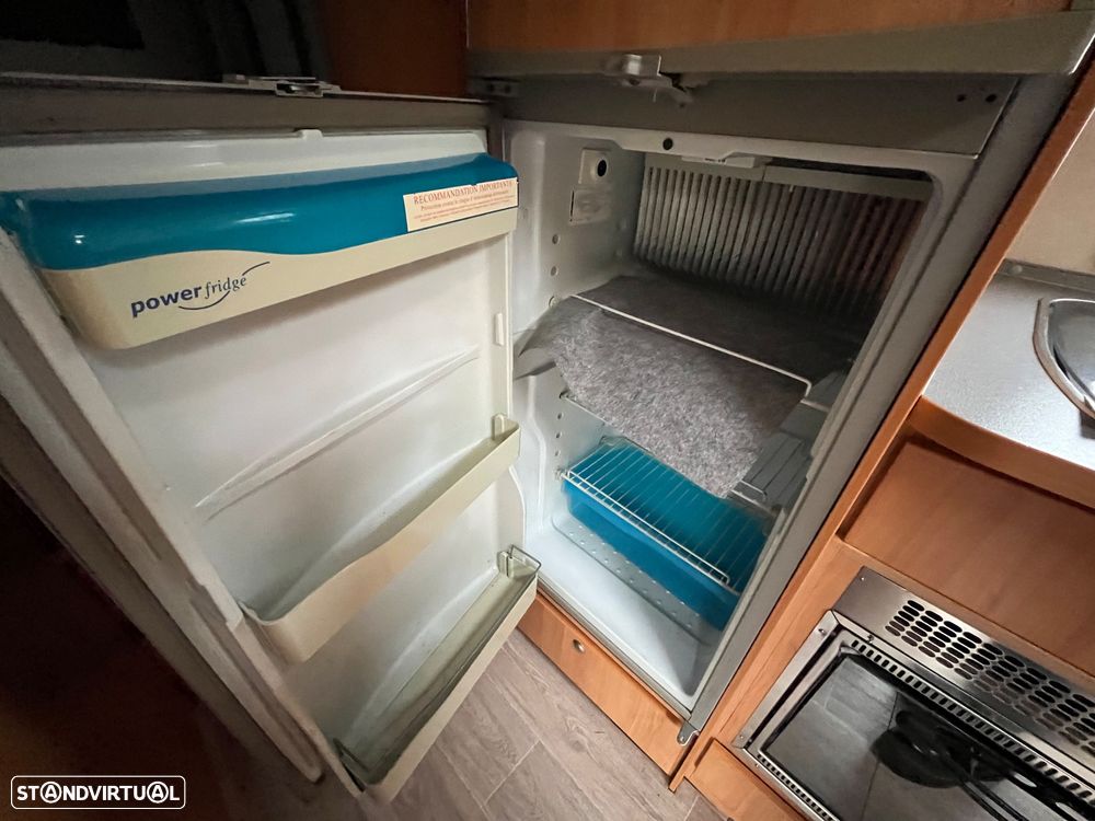 Adria Adriatik Coral S680 SP - 32