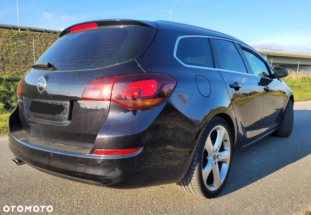 Opel Astra 2011 photo 3
