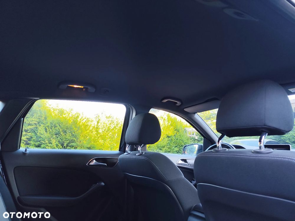 Mercedes-Benz Klasa B 180 BlueEFFICIENCY Edition Style - 14