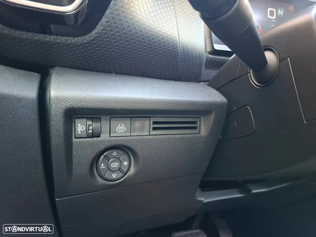 Citroën C4 PureTech 130 Stop&Start EAT8 SHINE - 28
