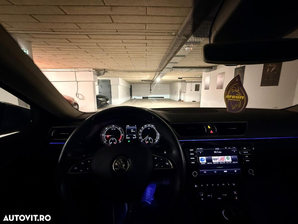 Skoda Superb Combi 2.0 TDI DSG 4X4 Laurin & Klement - 19