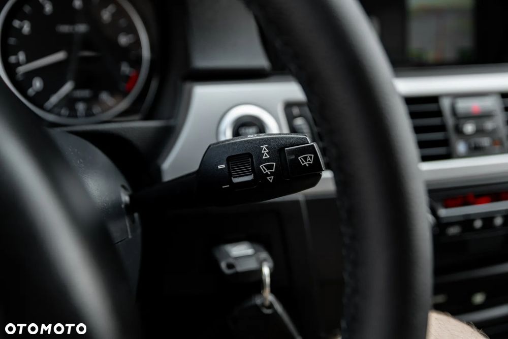BMW Seria 3 330xi - 26