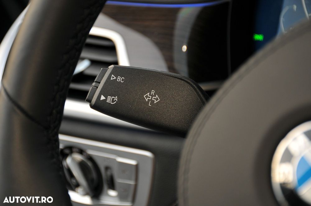 BMW Seria 7 740d xDrive MHEV - 28