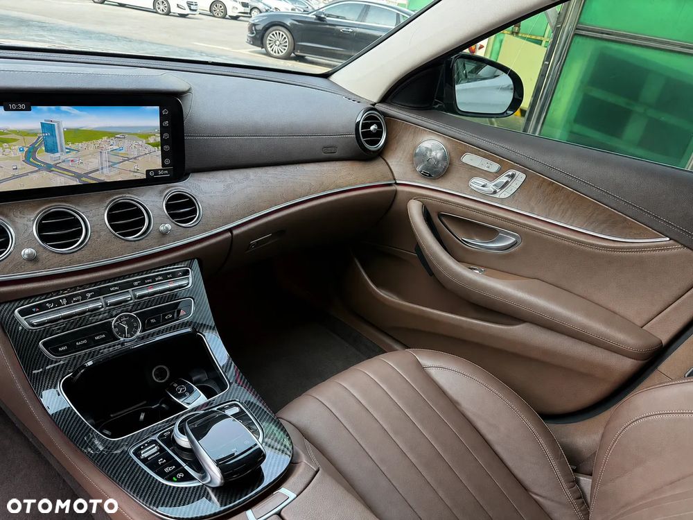 Mercedes-Benz Klasa E 220 d 4Matic 9G-TRONIC Exclusive - 12