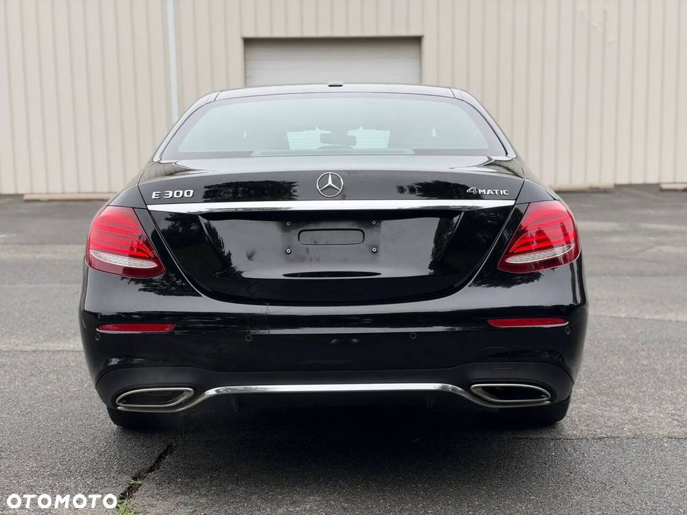 Mercedes-Benz Klasa E 300 9G-TRONIC - 5