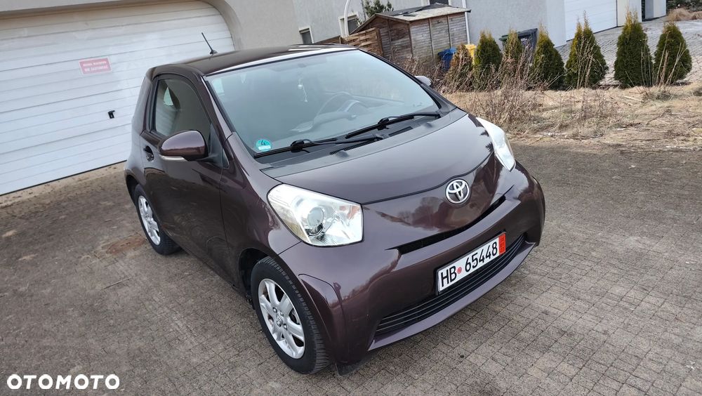 Toyota iQ - 22