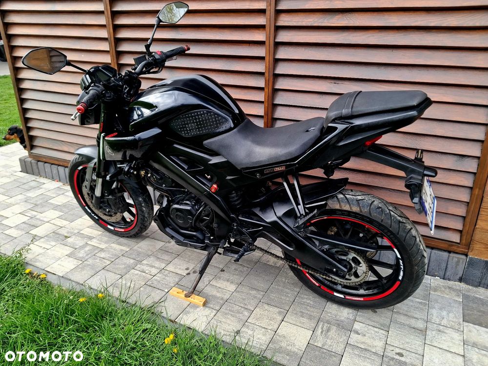 Yamaha MT - 6