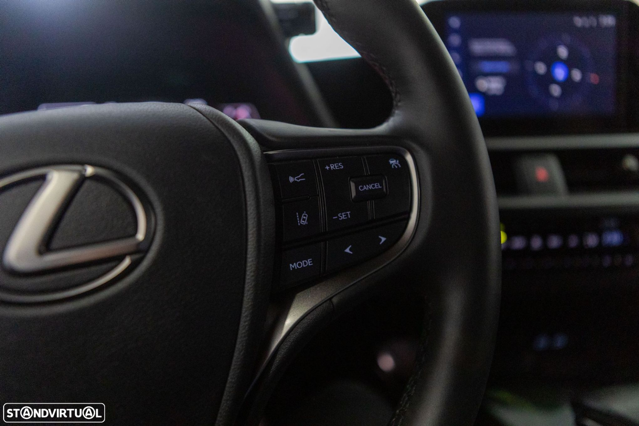 Lexus UX 250h F Sport - 16
