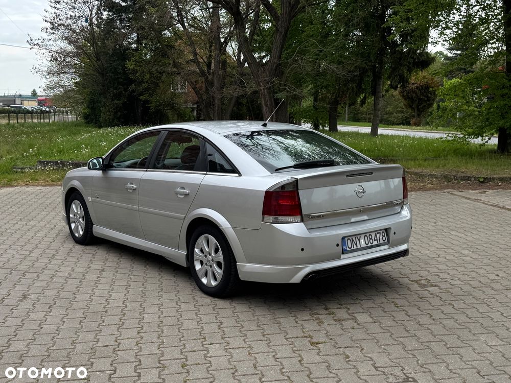 Opel Vectra 1.9 CDTI Sport / GTS - 2