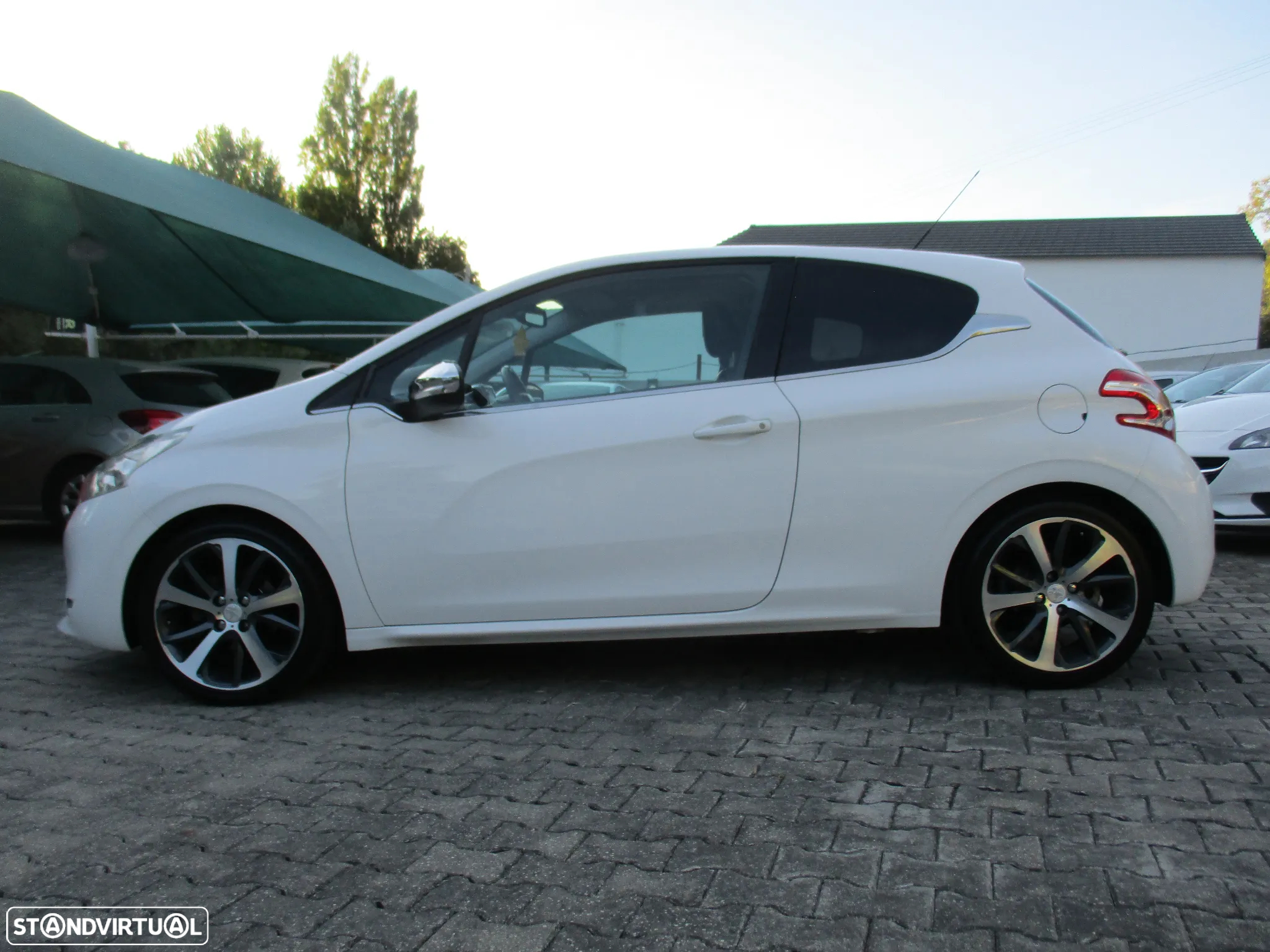 Peugeot 208 1.6 e-HDi Allure - 8