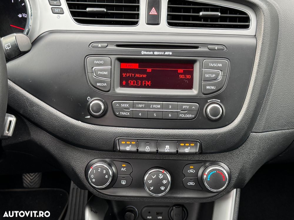 Kia Ceed 1.6 CRDi 128 Fifa World Cup Edition - 11