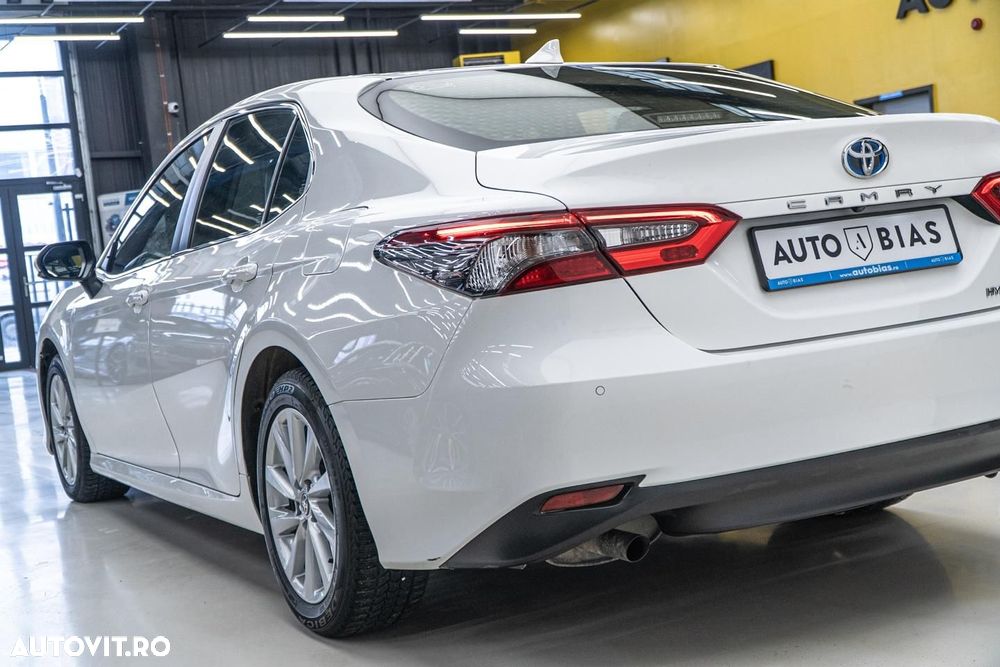 Toyota Camry Executive - 32