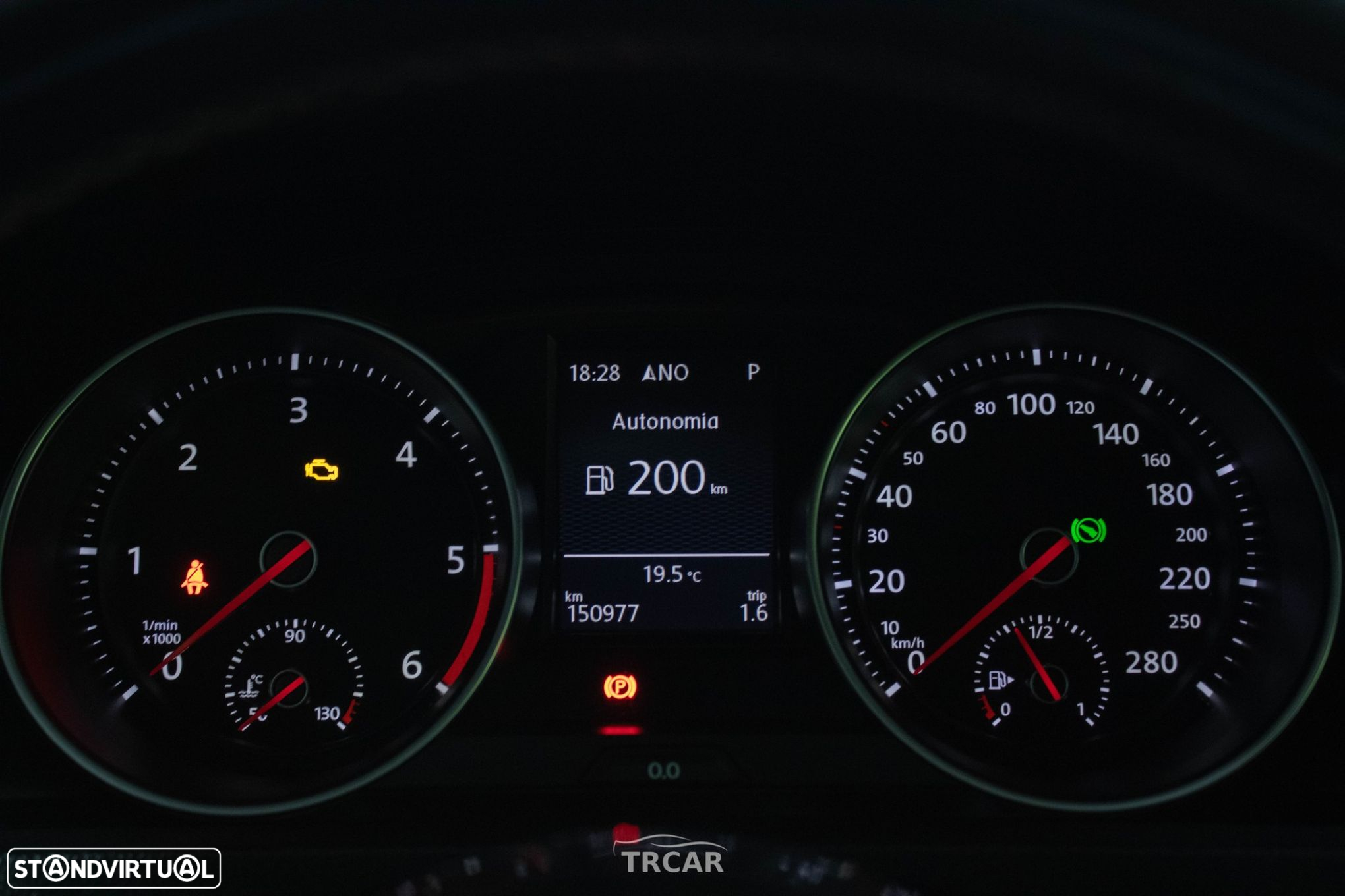 VW Golf 2.0 TDI GTD DSG - 38