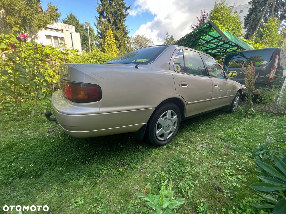 Toyota Camry 3.0 V6 LE - 10