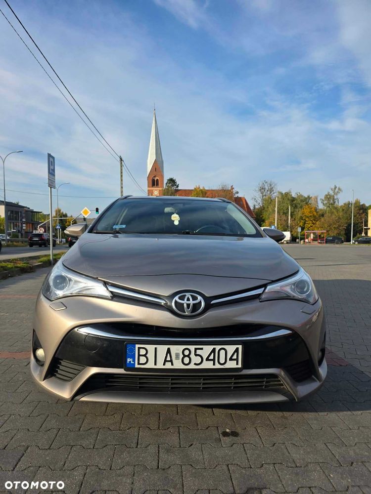 Toyota Avensis 2015 photo 4