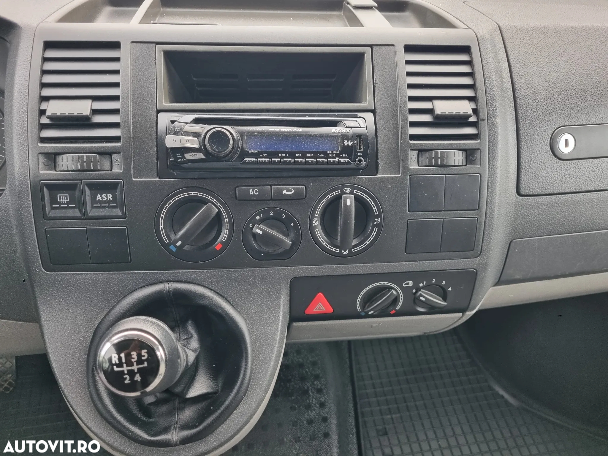Volkswagen Transporter Caravelle DPF Trendline Scurt - 8