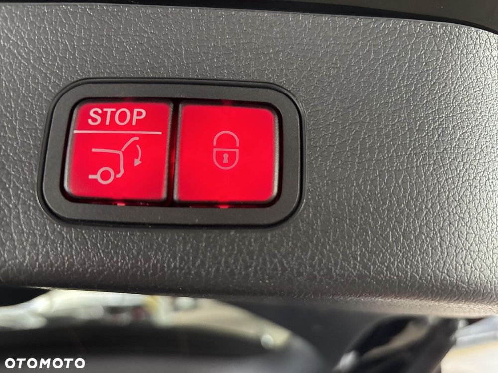 Mercedes-Benz GLB - 25