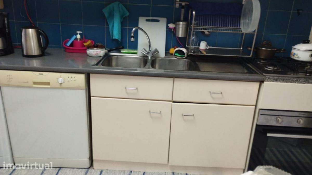 Quarto - localizado em Leiria - Grande imagem: 4/8