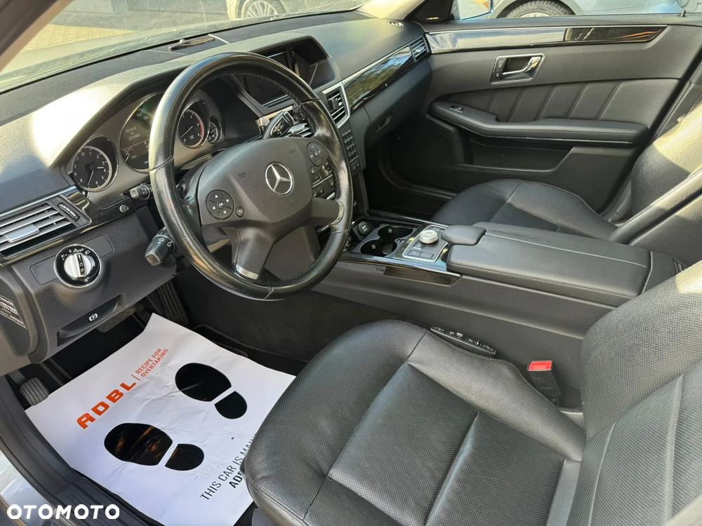 Mercedes-Benz Klasa E 350 CDI DPF BlueEFFICIENCY 7G-TRONIC Elegance - 13