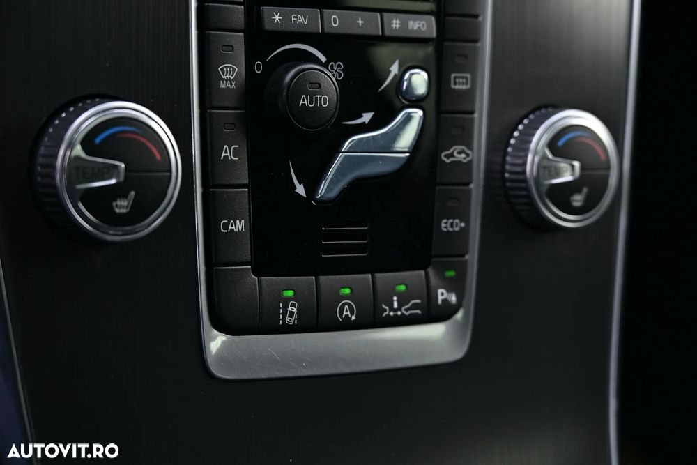 Volvo XC 60 D4 Geartronic Summum - 11