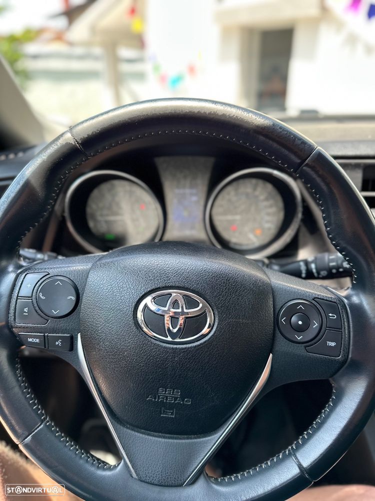 Toyota Auris 1.8 HSD Comfort - 9