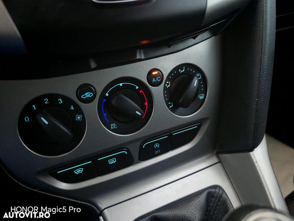 Ford Focus 1.6 TDCI DPF Trend - 12