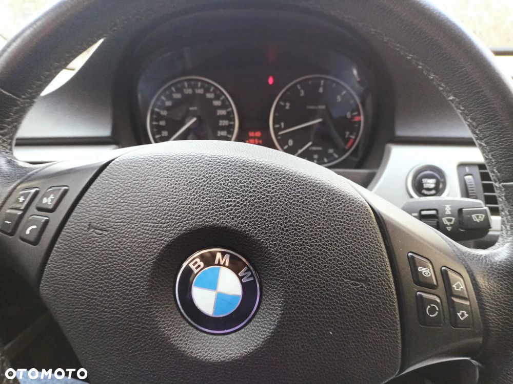 BMW Seria 3 320i Edition Exclusive - 18