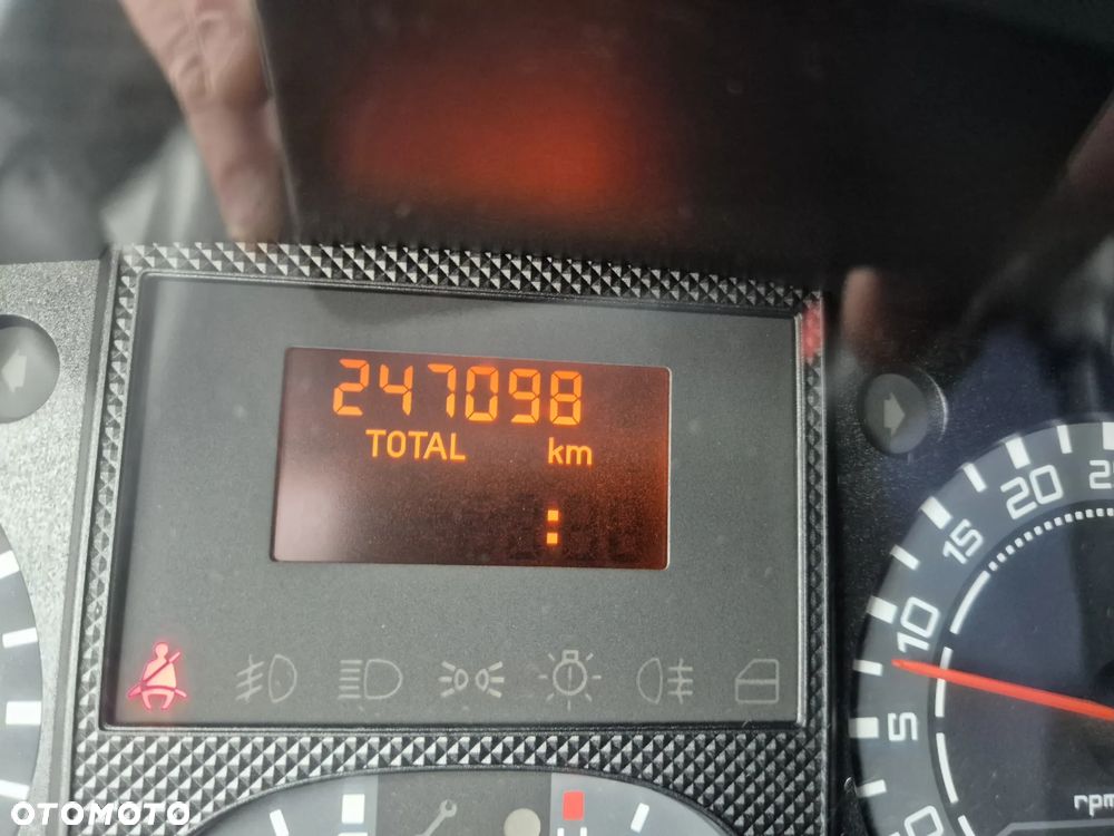 Iveco 65C18 / 3.0 180KM/ Nowa Wywrotka 3-stronna/ - 8